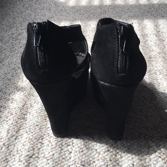 Madden Girl Wedges - Picture 3 of 3